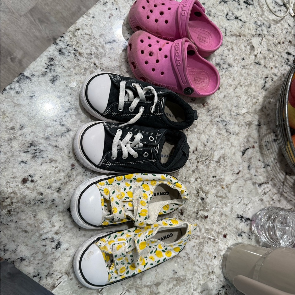 Converse Kids Black and Yellow Patterned Sneakers Size 8,9,10